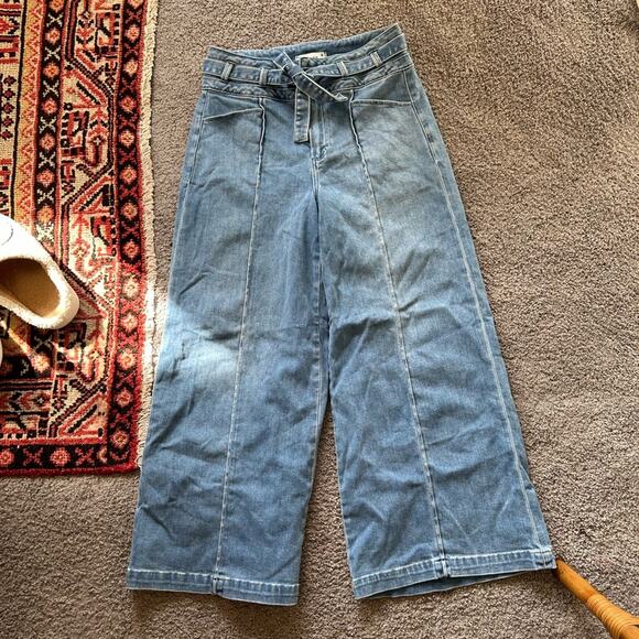 Paige Frankie Inset Jeans